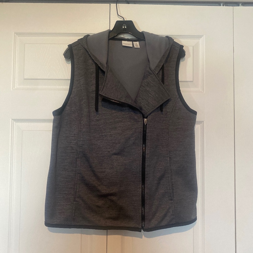 WEEKENDS BY CHICOS VEST GREY Size 3